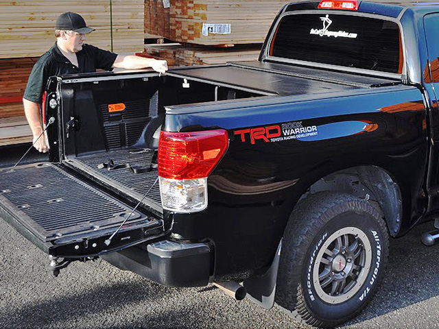 ROLLBAK RETRACTABLE TRUCK BED COVER